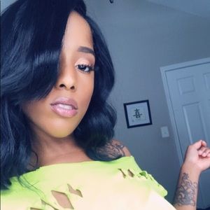 Meet your Posher, Deonna